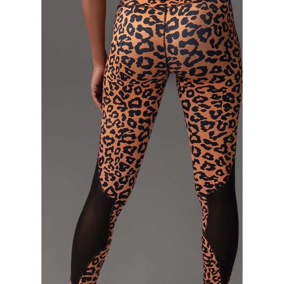 What Waist ThermaTech Body Sculpt Leggings in Leopard Print Size Small - Picture 10 of 10